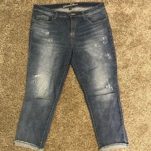 Universal Thread Mid-Rise Boyfriend crop jeans